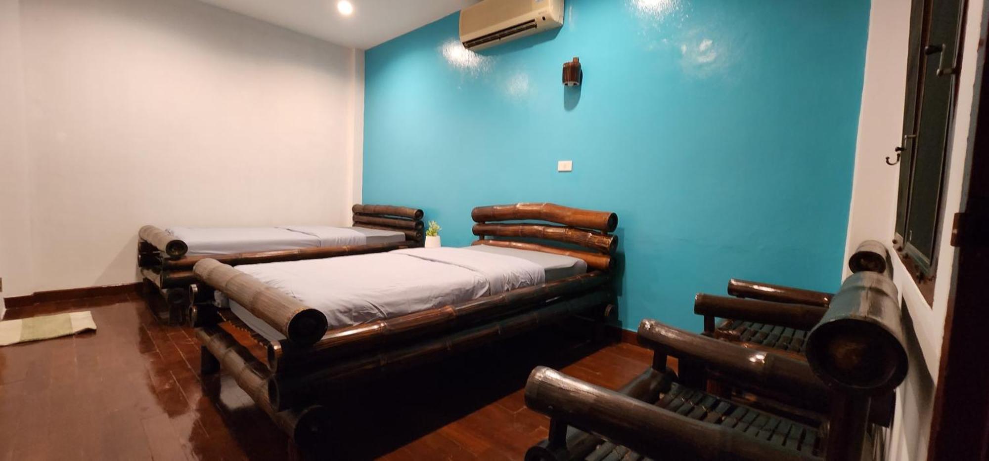Blue Moon House - A Budget Hostel For Easy Travellers เชียงใหม่ ห้อง รูปภาพ