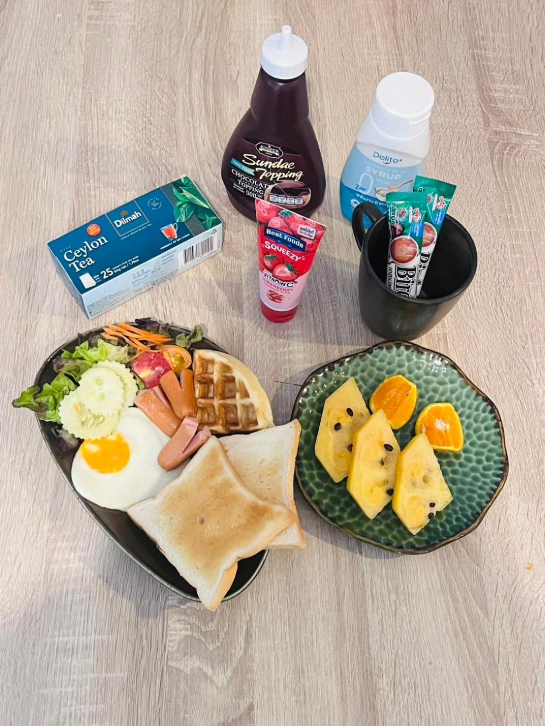 Blue Moon House - A Budget Hostel For Easy Travellers เชียงใหม่ ภายนอก รูปภาพ